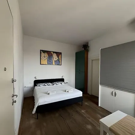 Monolocale Monteverdi Apartman *